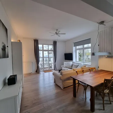 Mit Meerblick & 2 Balkonen * Sassnitz