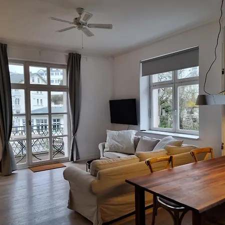 Mit Meerblick & 2 Balkonen * Sassnitz